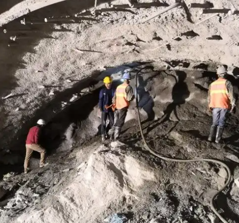 遂宁拱顶带模注浆料的施工流程及注意事项